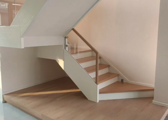 實(shí)木樓梯易出問題？3招化解設(shè)計(jì)施工難題